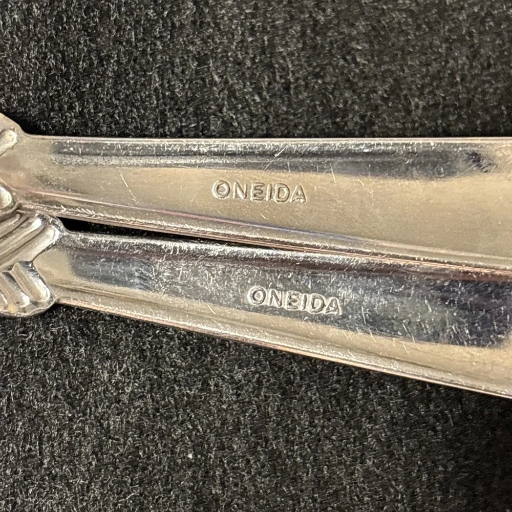 PAIR Oneida RATTAN Stainless  Silverware Serving Spoons  8 1/4